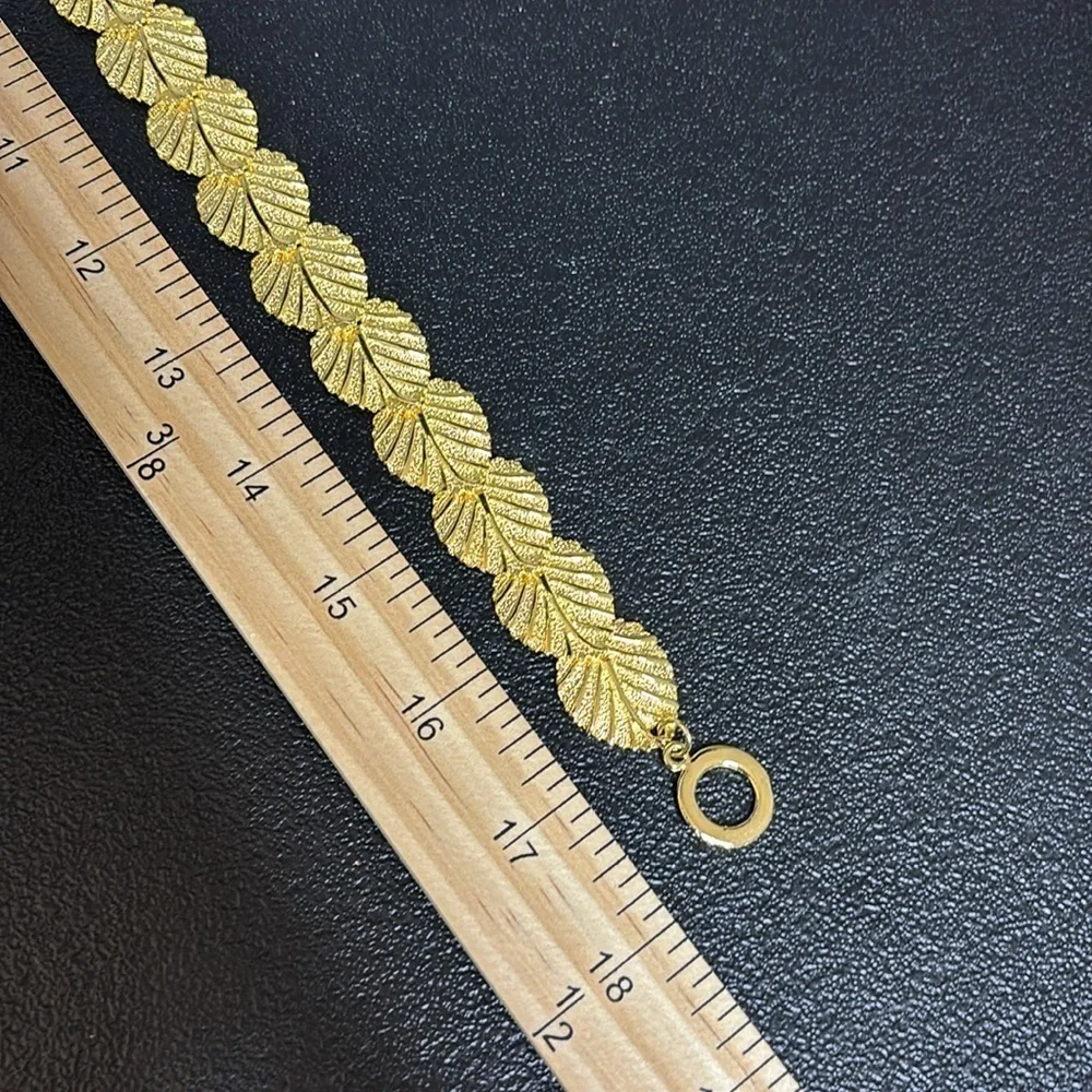 Vintage Overlapping Gold Tone Leaf Leaves Statement Regal Necklace